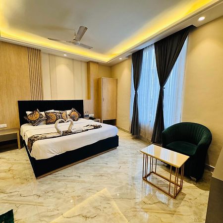 Hotel 51 Amritsar Bagian luar foto