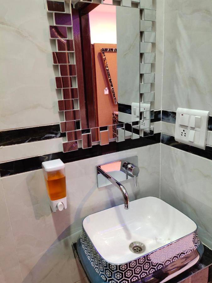 Hotel 51 Amritsar Bagian luar foto