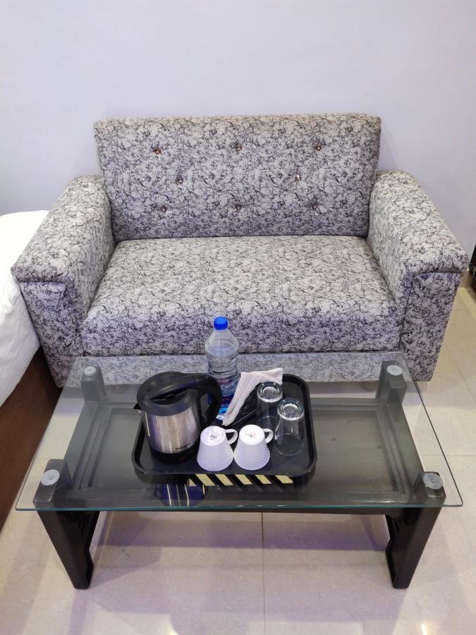 Hotel 51 Amritsar Bagian luar foto