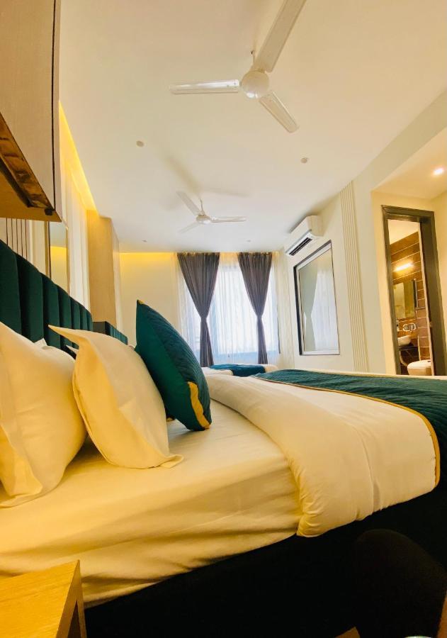 Hotel 51 Amritsar Bagian luar foto
