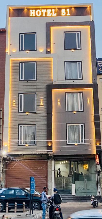 Hotel 51 Amritsar Bagian luar foto