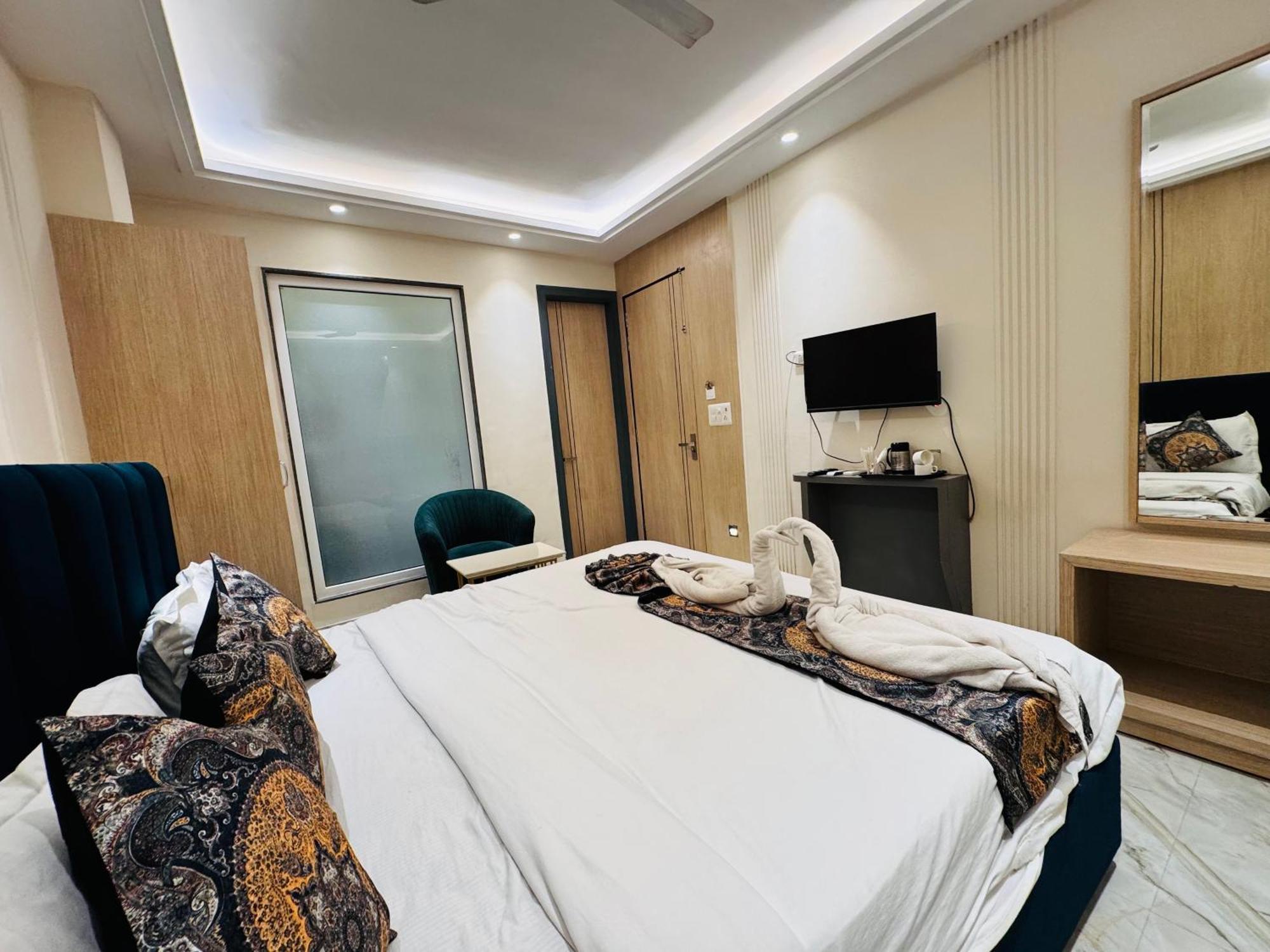 Hotel 51 Amritsar Bagian luar foto