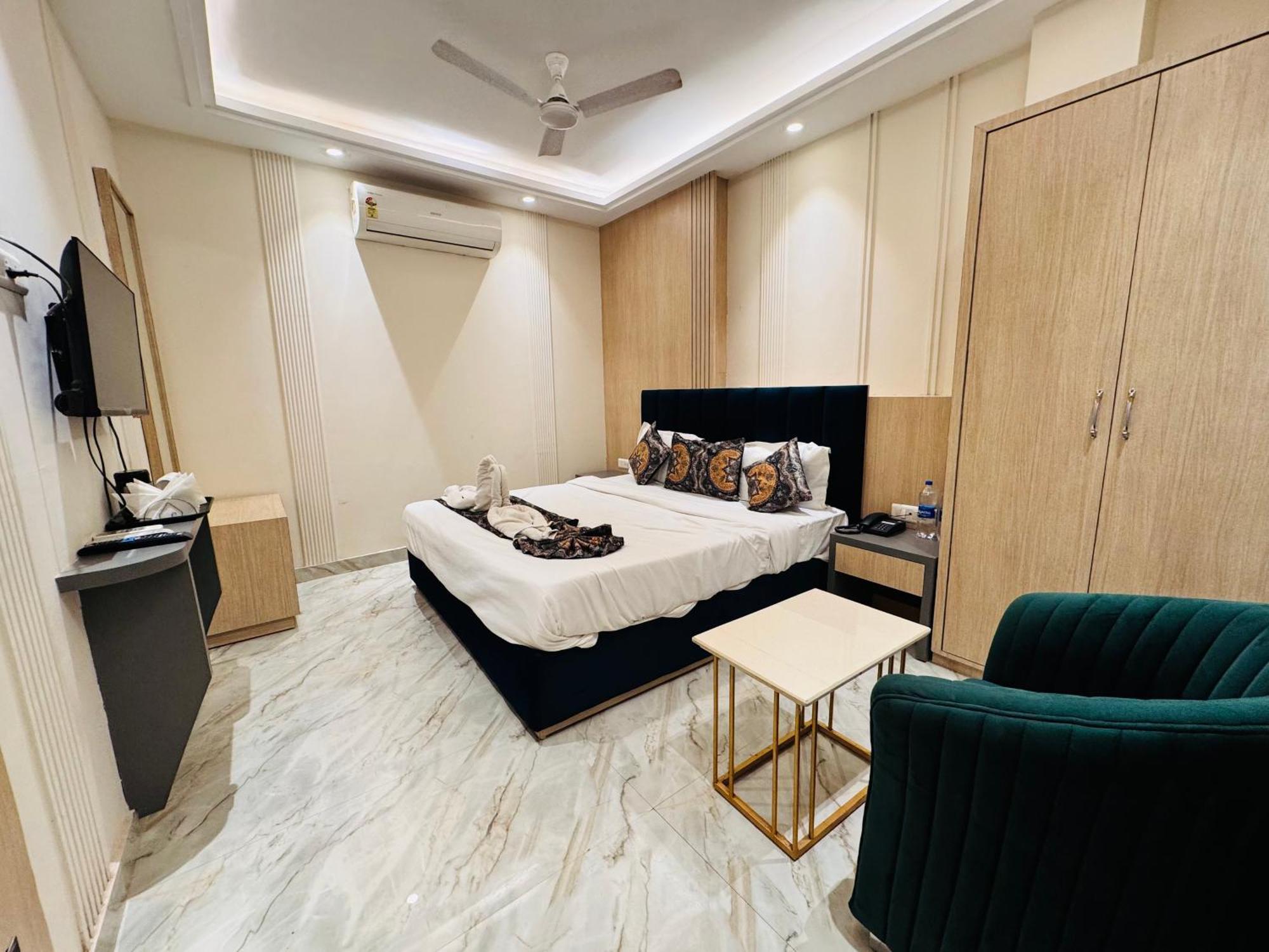 Hotel 51 Amritsar Bagian luar foto