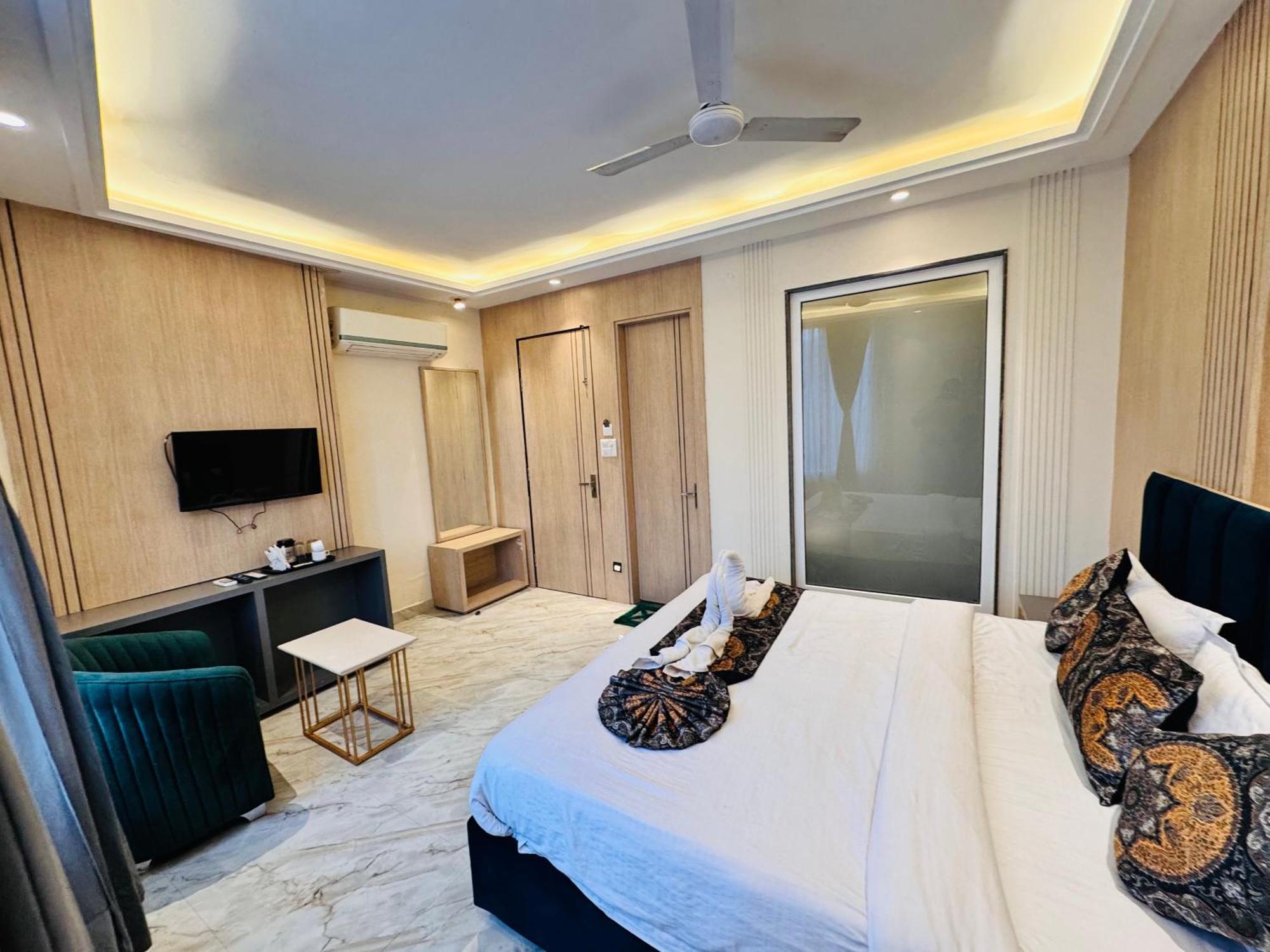 Hotel 51 Amritsar Bagian luar foto